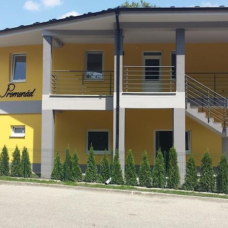 Promenad Apartmany Velky Meder Exterior photo