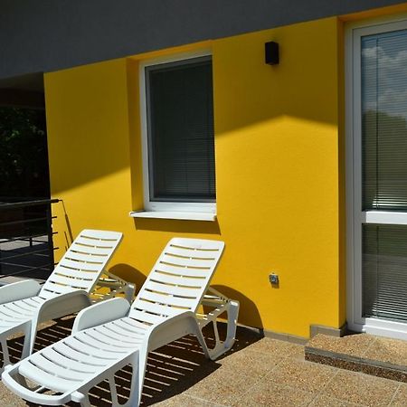 Promenad Apartmany Velky Meder Exterior photo