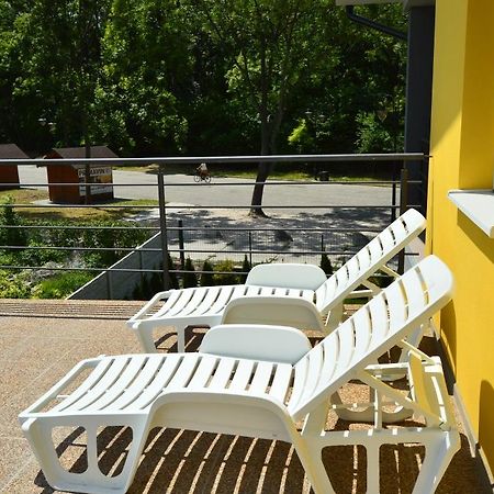 Promenad Apartmany Velky Meder Exterior photo