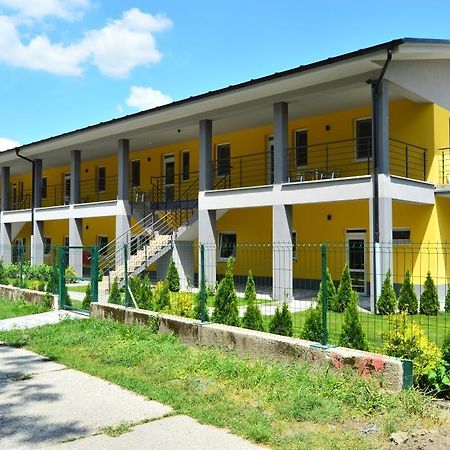 Promenad Apartmany Velky Meder Exterior photo