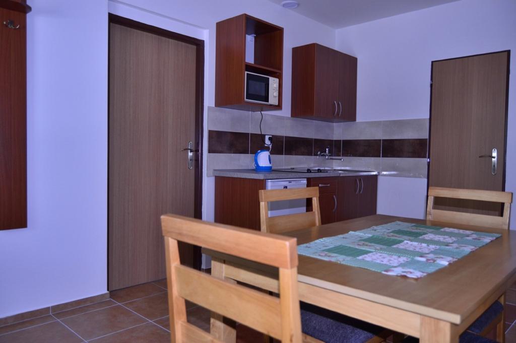 Promenad Apartmany Velky Meder Exterior photo